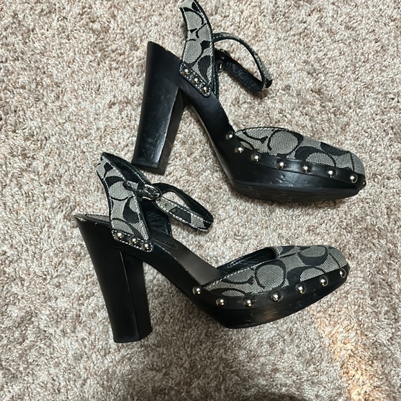Coach heels small platform size 8 - Picture 7 of 8